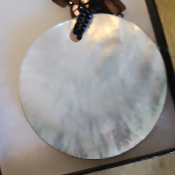 Chic Shell Pendant Necklace Set - Picture 6 of 6